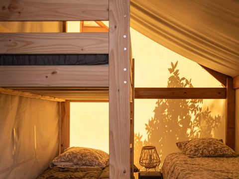 Tente en toile et en bois 5 personnes - Tente 2ch. GENET (2023) 21m² + terrasse semi-couverte 4/5 pers