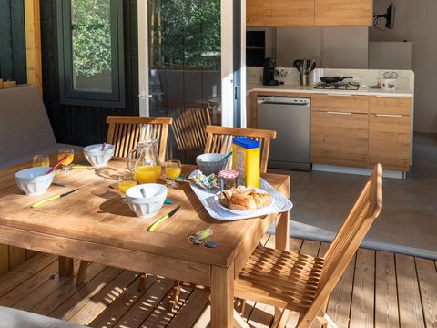 Mobilhome 6 personnes - PREMIUM Mobil home 3ch. OCEAN (2023) 40m² + Terrasse semi-couverte [durée spéciale dd]