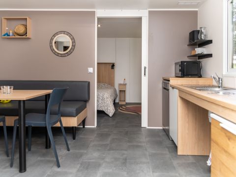 Mobilhome 4 personnes - CONFORT Mobil home PMR 2ch. CATLEYA 35m² + Terrasse semi couverte