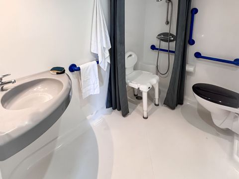 MOBILHOME 4 personnes - Mobil-home Confort 25m² PMR (2 chambres) + terrasse couverte 4 pers