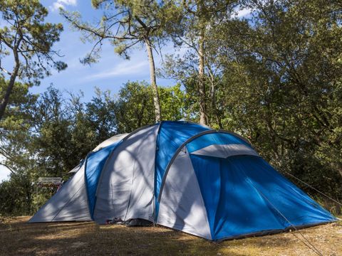 Emplacement - Forfait Nature (1 tente, caravane ou camping-car / 1 voiture) 2/6 pers.