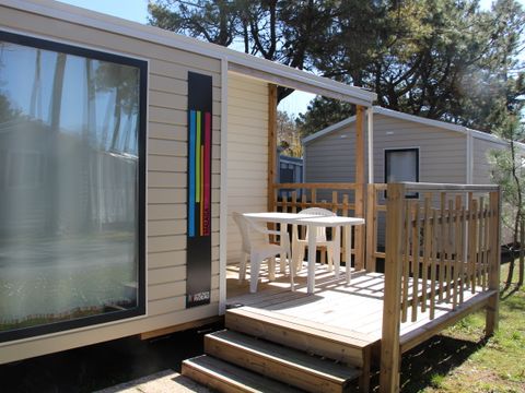 MOBILHOME 4 personnes - MALAGA 27m² - 2 chambres avec terrasse bois semi couverte.