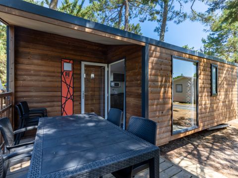 MOBILHOME 4 personnes - MALAGA BOIS 27m² - 2 chambres  - 4 pers, terrasse bois semi couverte