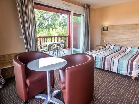 APPARTEMENT 3 personnes - (max. 2 adultes) Hôtel St Jean Luz Suite Erromardie