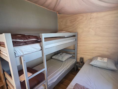 Lodge 5 personnes - C- Lodge Pilotis - 2 chambres 24m² avec terrasse couverte