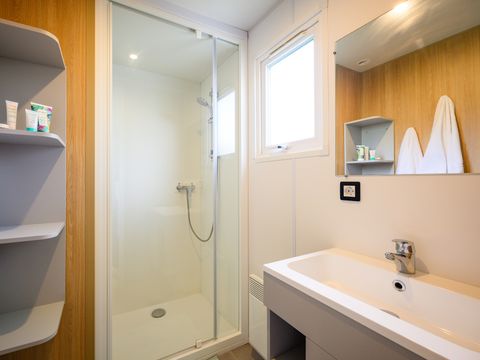 MOBILHOME 5 personnes - COTTAGE CONFORT 2 ch. 4/5 pers. - 30m2 - terrasse couverte