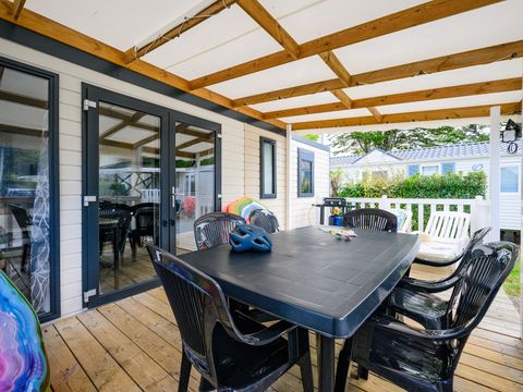 Mobilhome 8 personnes - SIGNATURE - PRESTIGE - 4 chambres - 40m2 - Terrasse couverte