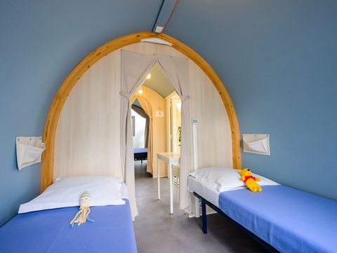 TENTE TOILE ET BOIS 4 personnes - D/ TENTE COCO SWEET 2 ch / 4p - 16m²- Auvent toilé