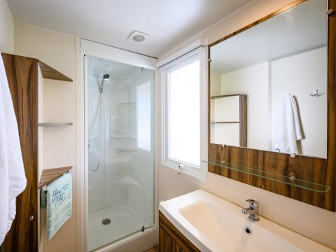 Mobilhome 6 personnes - LOISIR - CONFORT - 3 chambres - 36m2 - Terrasse couverte