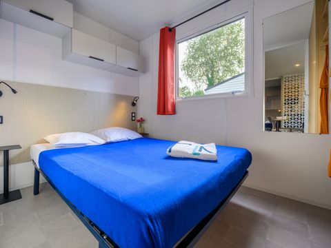 MOBILHOME 5 personnes - D/ COTTAGE CONFORT 2 ch. 4/5 pers. - 30m2 - terrasse couverte