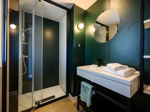 MOBILHOME 6 personnes - D/ COTTAGE CONFORT 3 ch. 6 pers. - 35m2 - terrasse couverte