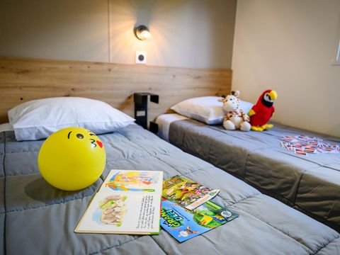 MOBILHOME 4 personnes - D/ SIGNATURE PRESTIGE 2 ch. 4 pers. - 34m2 - terrasse couverte