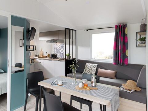 Mobilhome 4 personnes - COTTAGE - CONFORT - 2 chambres - 30m2 - Terrasse parasol