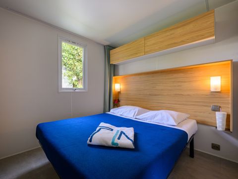 Mobilhome 4 personnes - COTTAGE - CONFORT - 2 chambres - 30m2 - Terrasse parasol