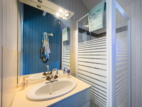 CHALET 4 personnes - CHALET CONFORT 1 ch. 2/4 pers. - 25m2 - terrasse parasol