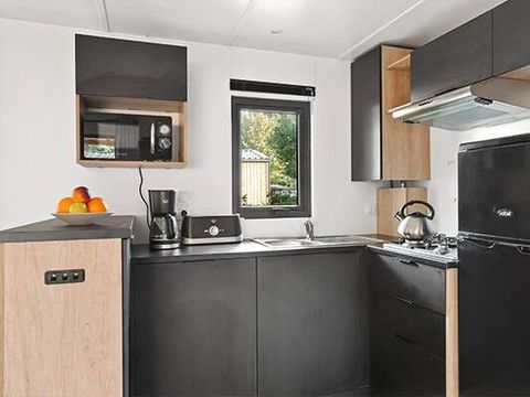 BUNGALOW 8 personnes - Mobil-home | Premium | 4 Ch. | 8 Pers. | Terrasse Lounge | 2 SDB | Clim. | TV