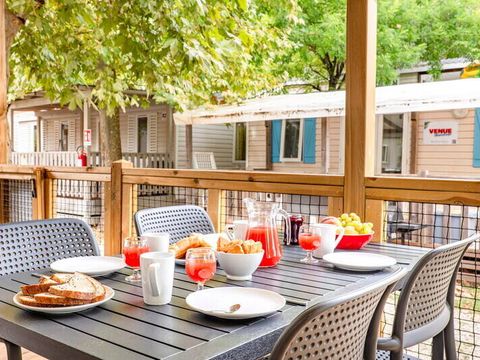 Mobilhome 4 personnes - Mobil-home | Premium | 2 Ch. | 4 Pers. | Terrasse surélevée | Clim.