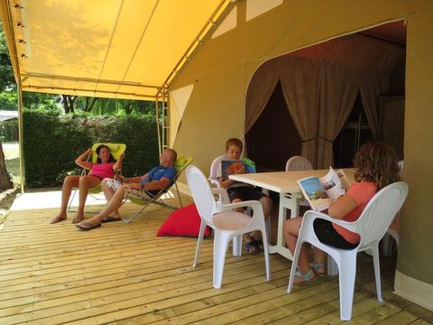 Tente en toile et en bois 5 personnes - Le Lodge Canada 2ch. 5 pers