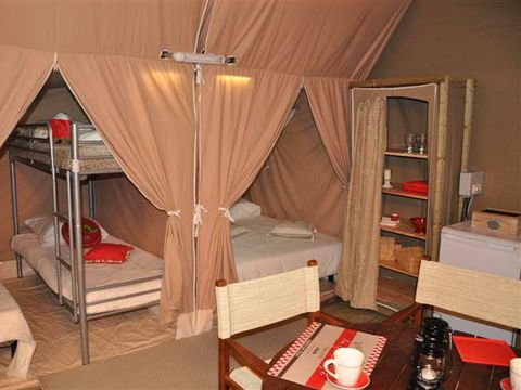 Tente en toile et en bois 5 personnes - Le Lodge Canada 2ch. 5 pers