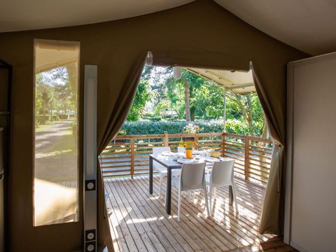 Tente en toile et en bois 5 personnes - Le Lodge Oulébo 2ch. 5 pers