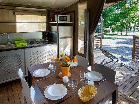 Tente en toile et en bois 5 personnes - Le Lodge Oulébo 2ch. 5 pers