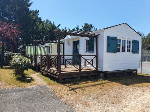 MOBILHOME 4 personnes - ACAPULCO Mobil-home 2chambres spacieux (ancien résidentiel) situé à l'entrée du camping +store banne