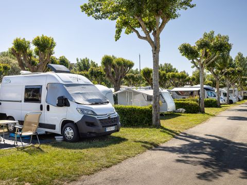 Emplacement - Forfait 2 : emplacement 1 voiture électricité 6 Ampères