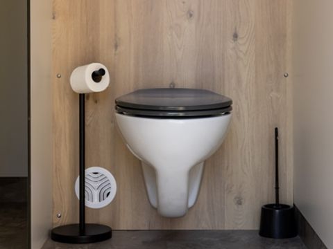 Emplacement - Forfait Premium : Forfait 2 avec sanitaire + cuisine individuelle