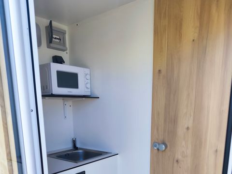 Emplacement - Forfait Premium : Forfait 2 avec sanitaire + cuisine individuelle