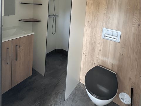 Emplacement - Forfait Premium : Forfait 2 avec sanitaire + cuisine individuelle