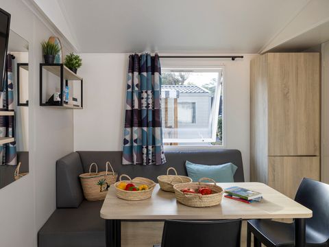 MOBILHOME 4 personnes - Mobil-home Confort 27m² - 2 chambres + Terrasse couverte + TV 4 pers