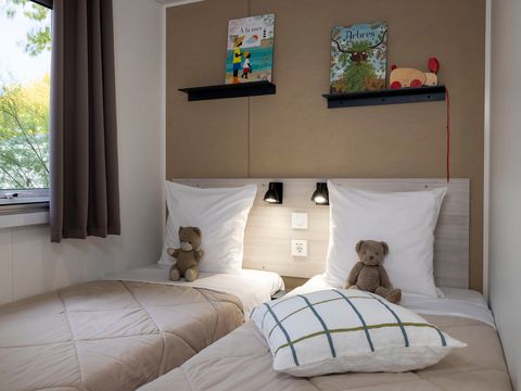 MOBILHOME 4 personnes - Homeflower Premium 35m² (3ch) + TV + LV + Terr. couverte + Draps + CLIM + Quartier semi piéton 4/6 pers