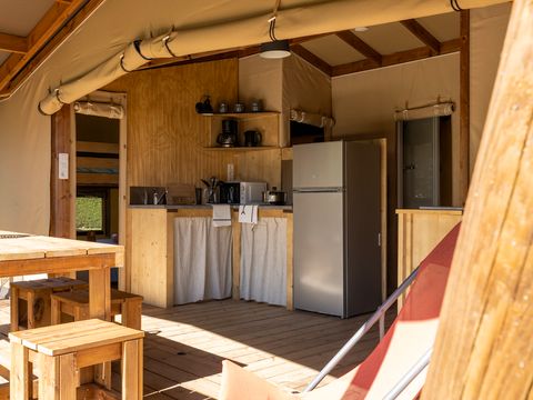 TENTE TOILE ET BOIS 4 personnes - Cabane Cotton Confort 32m² - 2chambres + Terrasse couverte + Quartier piéton 4 pers