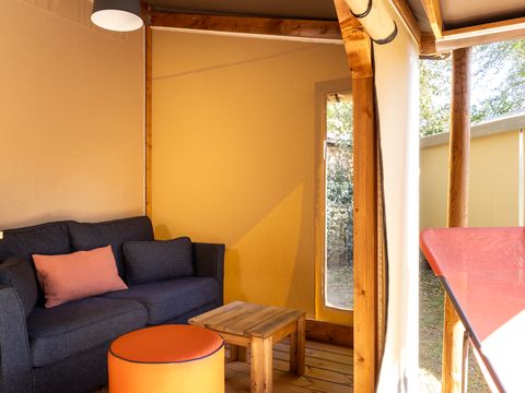 TENTE TOILE ET BOIS 4 personnes - Cabane Cotton Confort 32m² - 2chambres + Terrasse couverte + Quartier piéton 4 pers