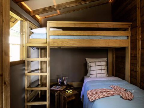 HÉBERGEMENT INSOLITE 5 personnes - Cabane sur Pilotis 3 Pièces 4/5 Personnes