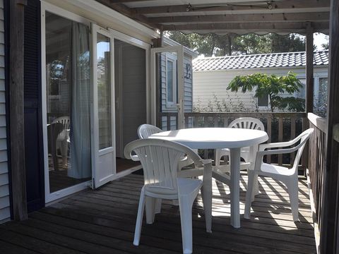 Mobilhome 1/4 personnes - Classique - 2 chambres - Avec terrasse