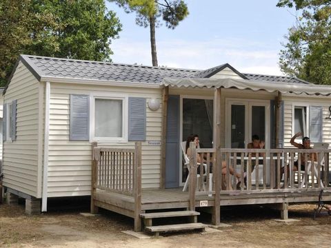 Mobilhome 1/4 personnes - Classique - 2 chambres - Avec terrasse