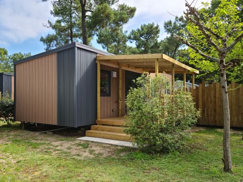 MOBILHOME 6 personnes - COTTAGE TRIO STANDING- TV- LAVE VAISSELLE- 2 SALLES D'EAU avec SPA PRIVATIF 6 pers