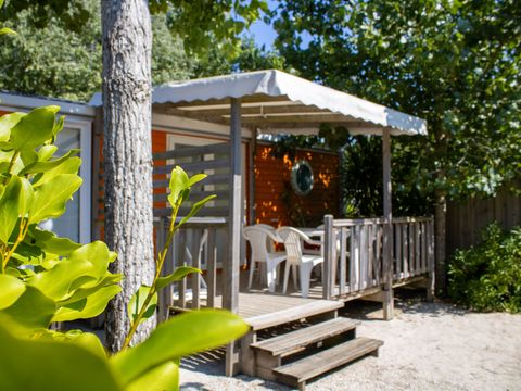 MOBILHOME 4 personnes - LITCHI -26 m²- 2 chambres- terrasse semi-couverte de 12m²