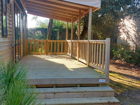 MOBILHOME 4 personnes - Cottage TERRE ET MER - 30m² - terrasse bois semi-couverte - 2 chambres - 4 pers