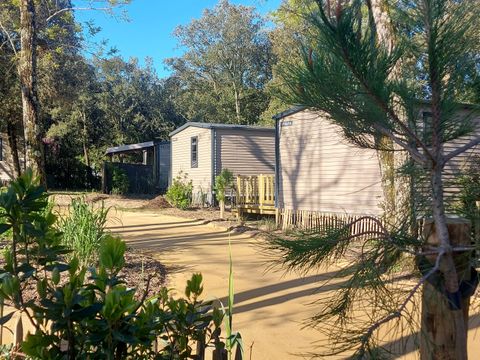 MOBILHOME 4 personnes - Cottage TERRE ET MER - 30m² - terrasse bois semi-couverte - 2 chambres - 4 pers