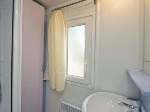MOBILHOME 6 personnes - Homair mobil homes au camping La Guyonnière Classic | 2 Ch. | 4/6 Pers. | Terrasse surélevée non couverte