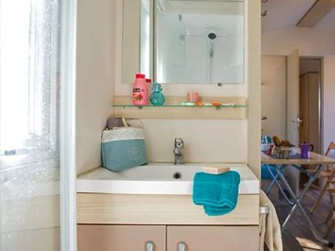 MOBILHOME 6 personnes - Homair mobil homes au camping La Guyonnière Classic | 2 Ch. | 4/6 Pers. | Terrasse surélevée non couverte