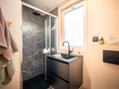 HÉBERGEMENT INSOLITE 5 personnes - Wild Spirit 2 chambres - 60m² - TV -CLIM - LV - SH + SAUNA + BAIN NORDIQUE