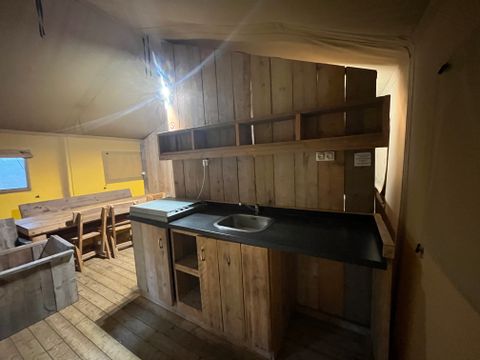 TENTE TOILE ET BOIS 5 personnes - tente lodge avec sanitaire SAINT JEAN