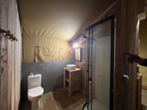 TENTE TOILE ET BOIS 5 personnes - tente lodge avec sanitaire SAINT JEAN