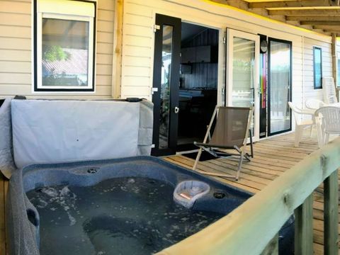 MOBILHOME 6 personnes - EXCLUSIF 3 chambres Jacuzzi avec suite parentale