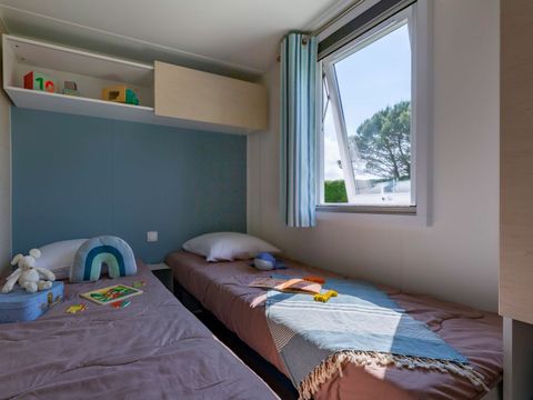 MOBILHOME 10 personnes - COTTAGE FRIENDS 10p 5ch ****