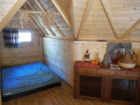 HÉBERGEMENT INSOLITE 4 personnes - Refuge - Esprit cabane - Sans eau ni sanitaire 2/4 places,