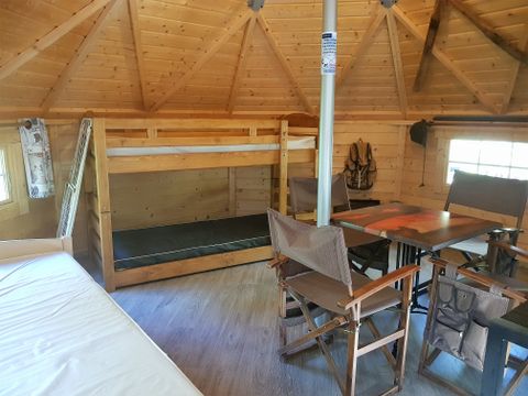 HÉBERGEMENT INSOLITE 4 personnes - Refuge - Esprit cabane - Sans eau ni sanitaire 2/4 places,